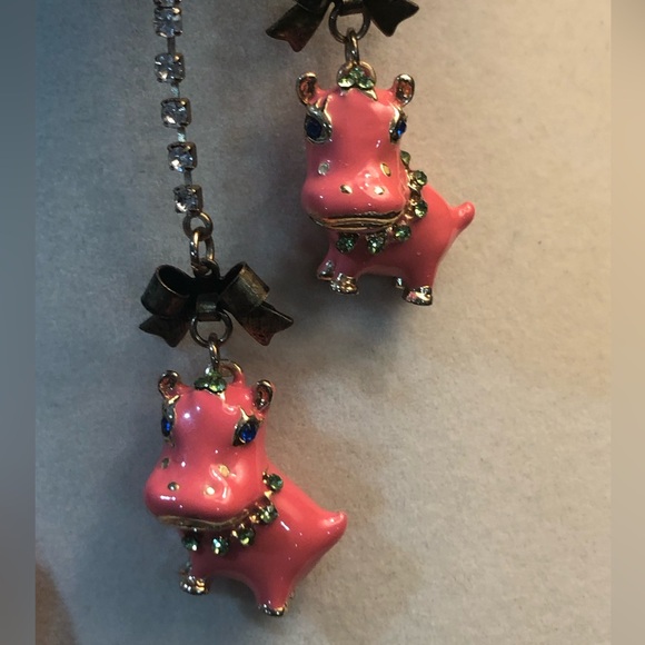 Vintage Y2K Betsey Johnson Baby Hippo Pink Enamel Earrings (original design) - Picture 2 of 8